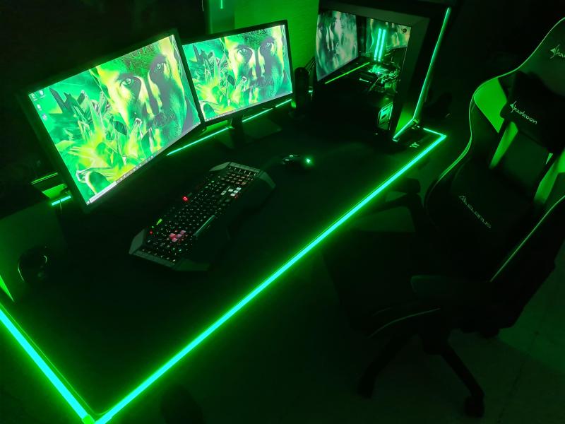 'Tiberium' - my PC setup. RIP my retinas.